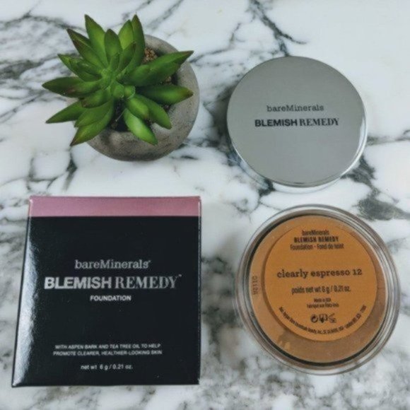 Sold BareMinerals Blemish Remedy Foundation